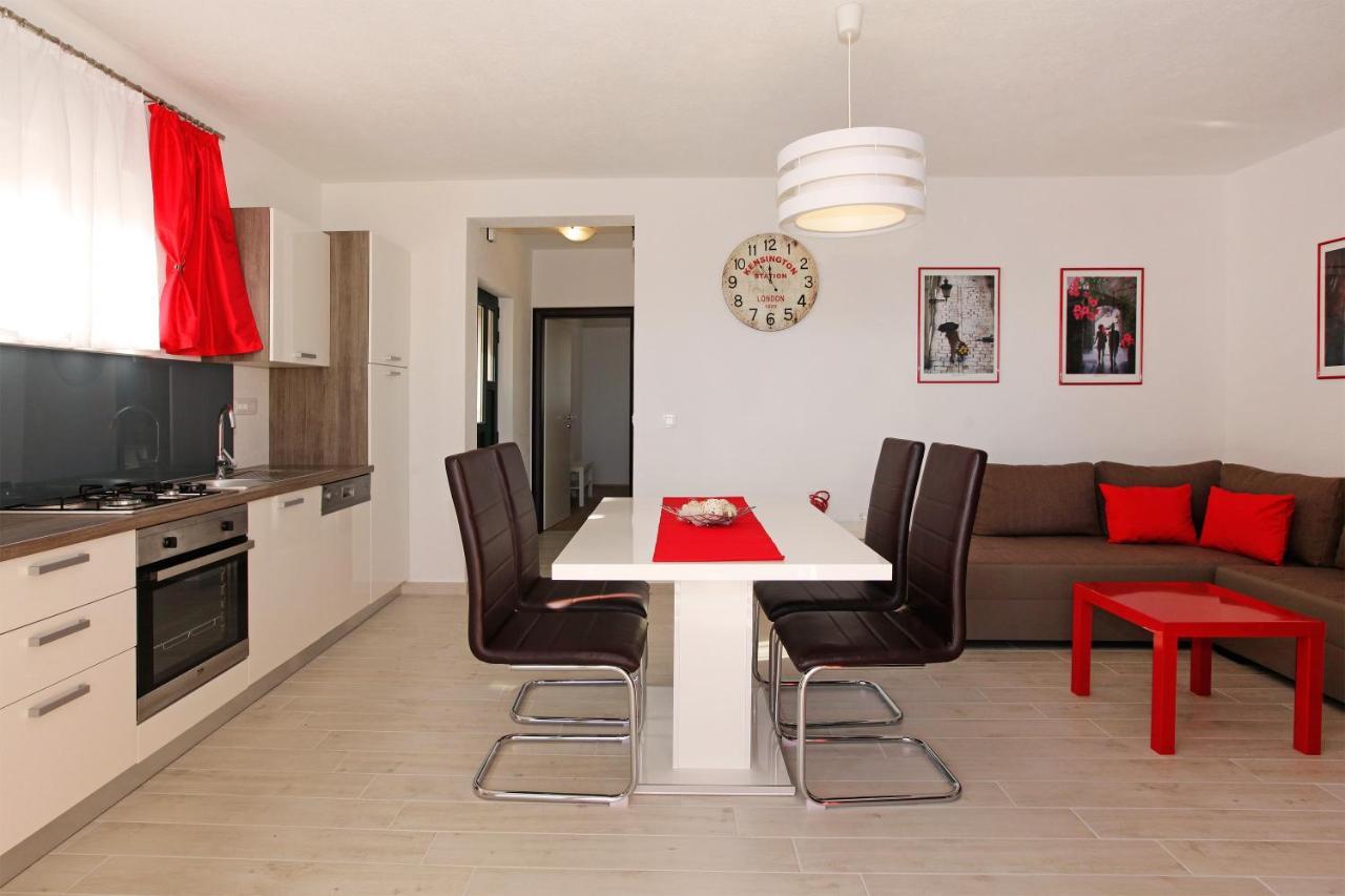 Iris Apartments Bol (Adults Only) Exteriör bild