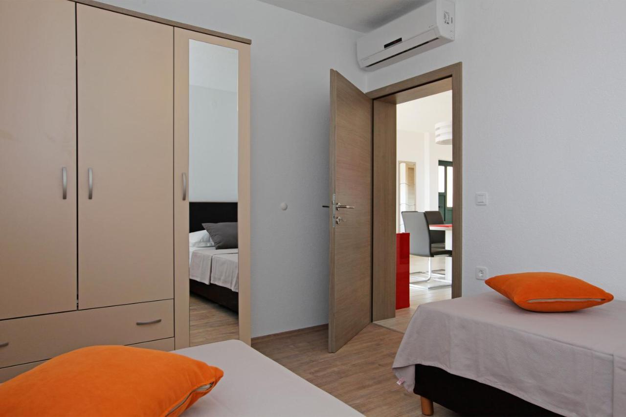 Iris Apartments Bol (Adults Only) Exteriör bild