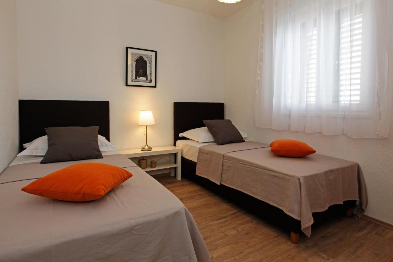 Iris Apartments Bol (Adults Only) Exteriör bild